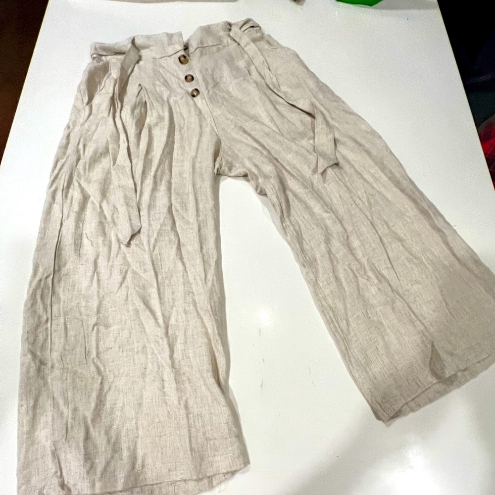 Cute looking wide leg pants with elastic hipband